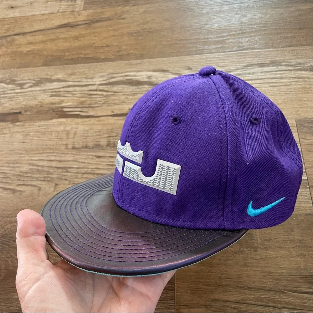 Nike True LeBron James 11 Summit Hornets SnapBack